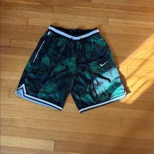 Nike Dri-Fit DNA Printed Fashion Shorts Men’s large.